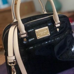 Michael kors crossbody bag